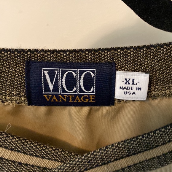 Tan pull over (XL) - Picture 3 of 3